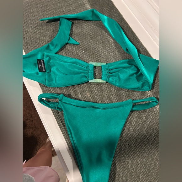 Revolve bikini - Picture 2 of 5